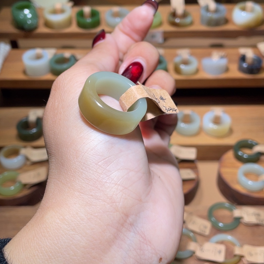 和田玉戒指未镶嵌17.6