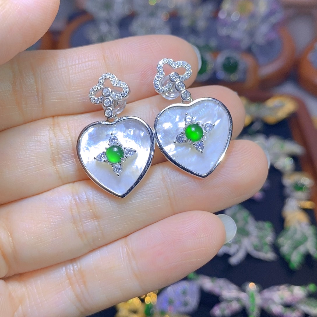 翡翠颈饰银S925镶嵌天然翡翠