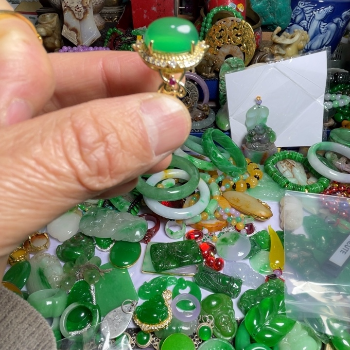 金***妹滴血莲花菩提吊坠