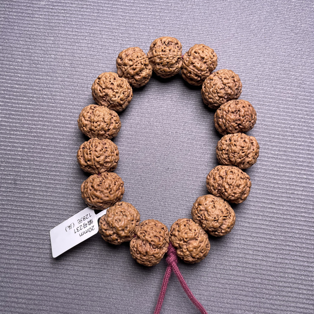 20mm方墩矮桩梅花（头）编号231 金刚菩提手串