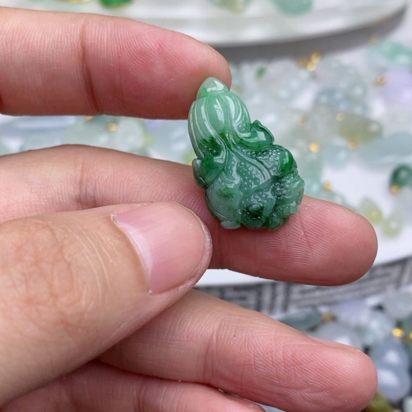 【闪购商品】翡翠吊坠(不含链)未镶嵌白菜