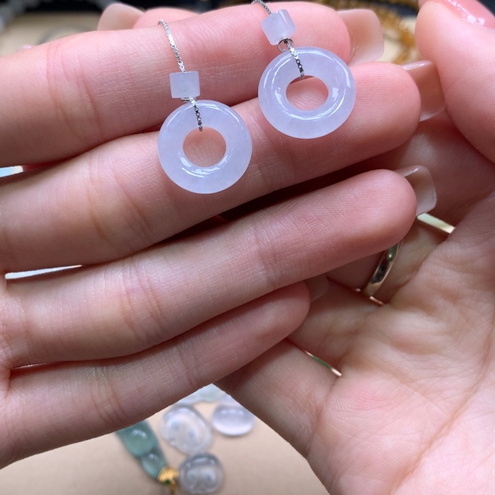 翡翠未镶嵌颈饰甜甜圈