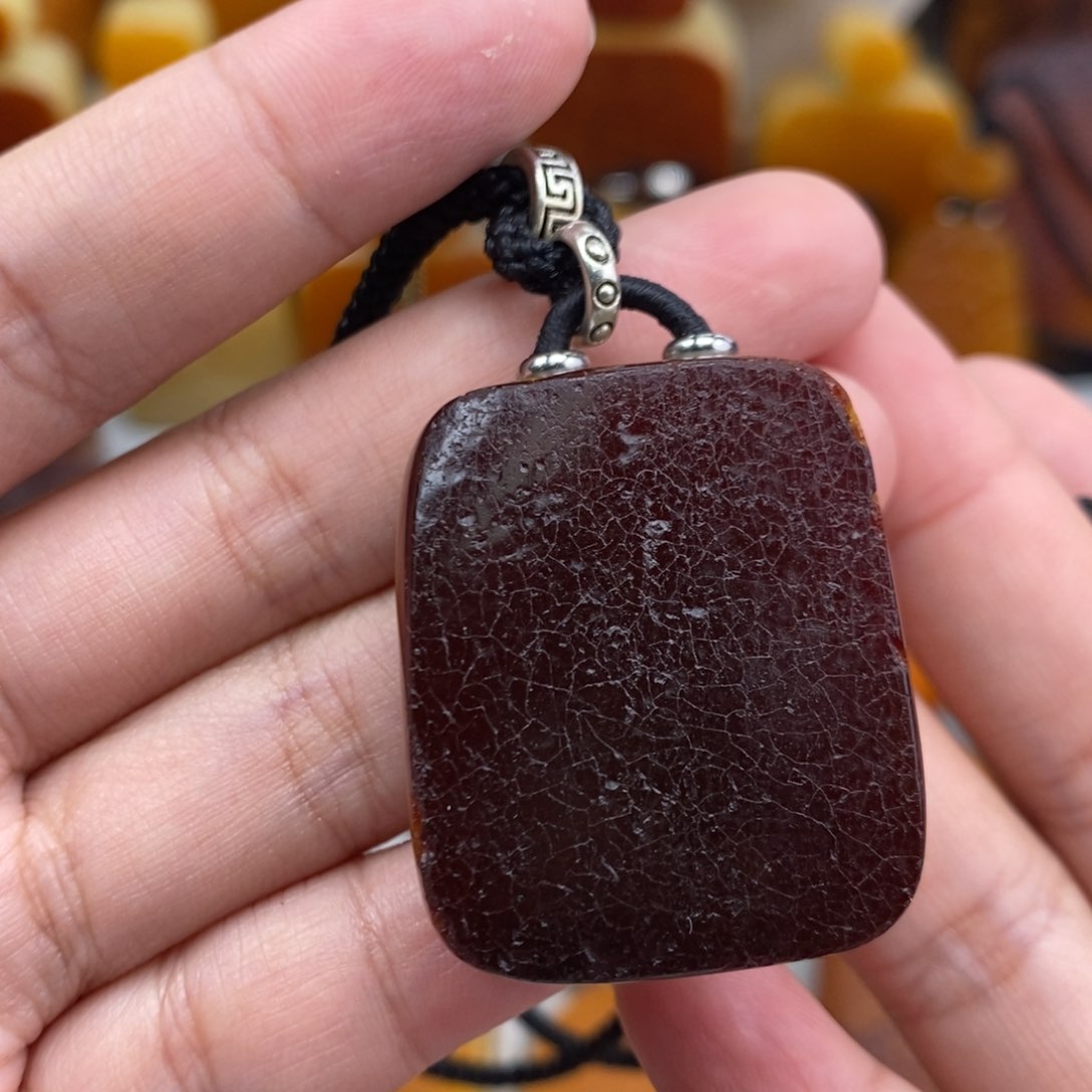 琥珀吊坠(赠链)未镶嵌