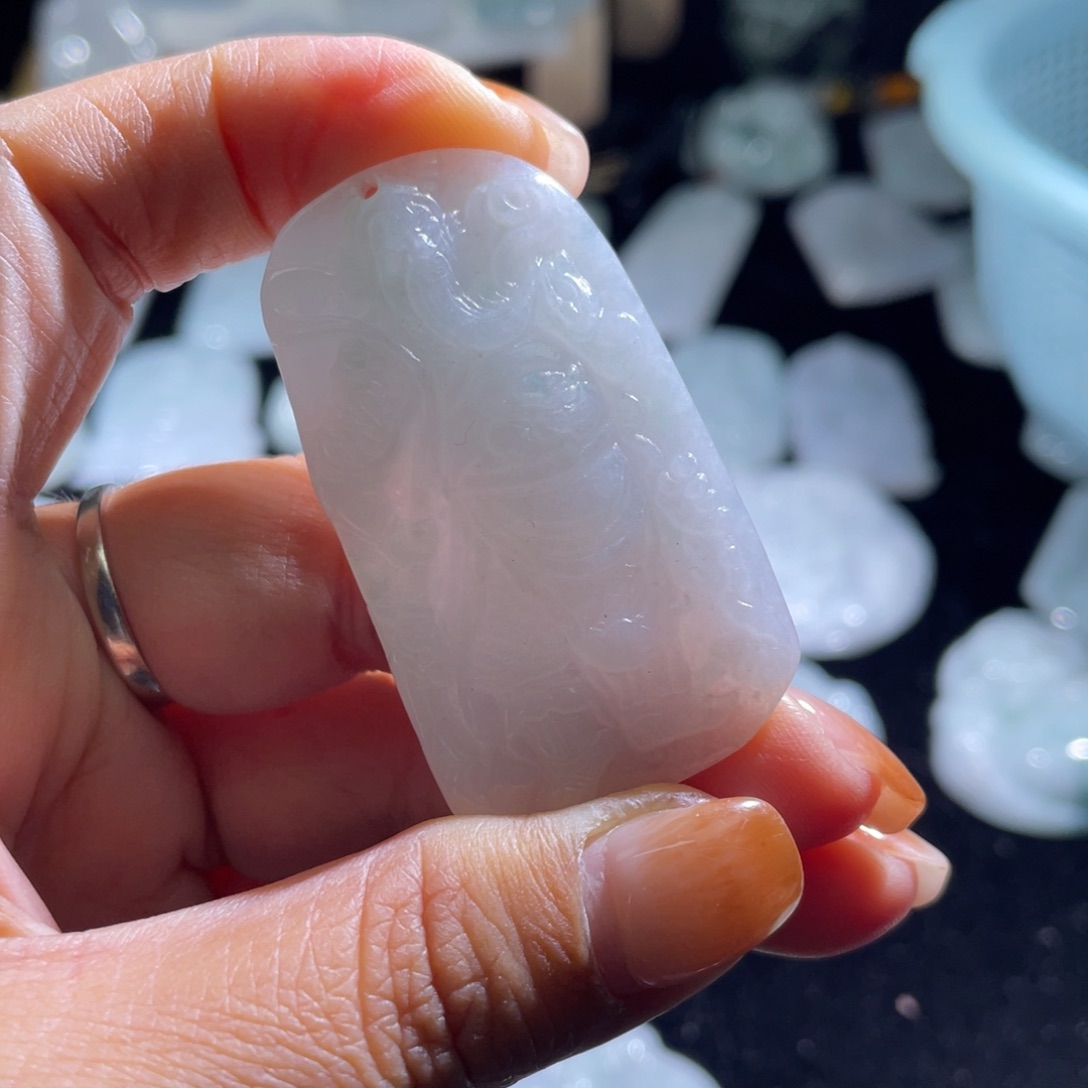 翡翠未镶嵌颈饰关公