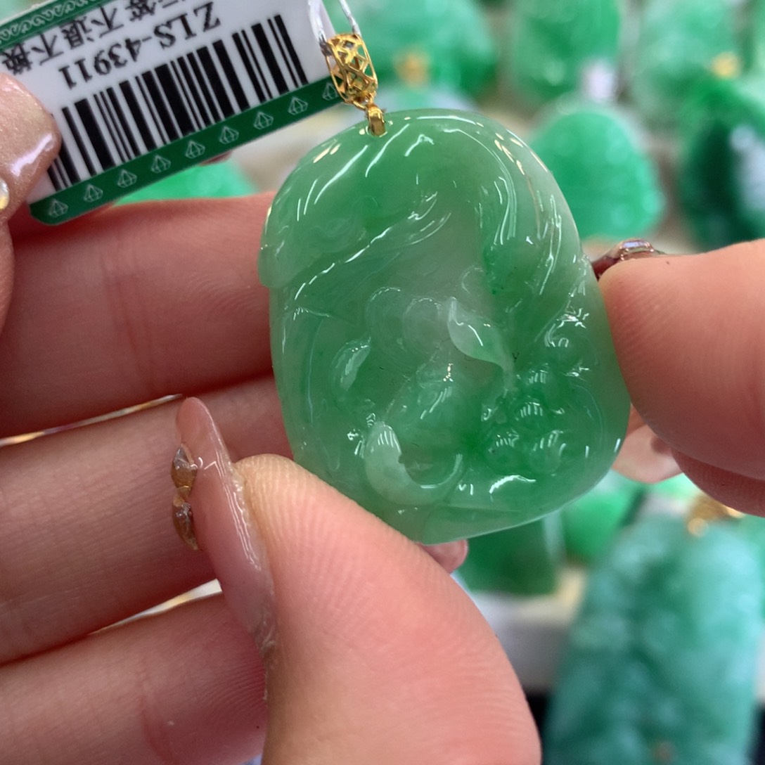 翡翠吊坠(不含链)18K金镶嵌