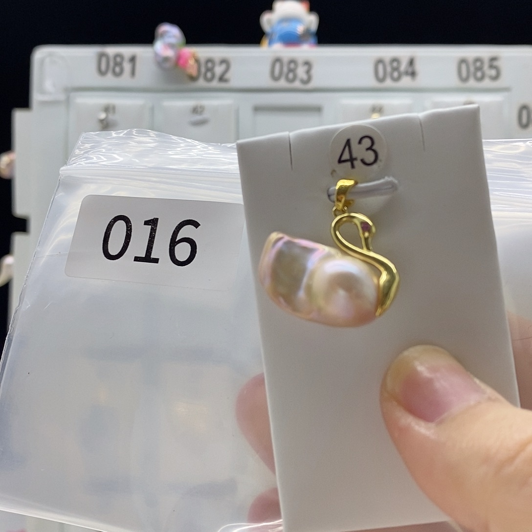 淡水珍珠颈饰合金