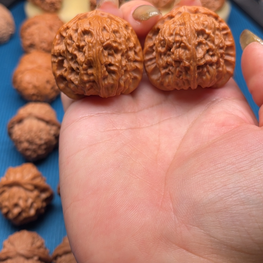 桃核吊坠40白狮子文玩核桃