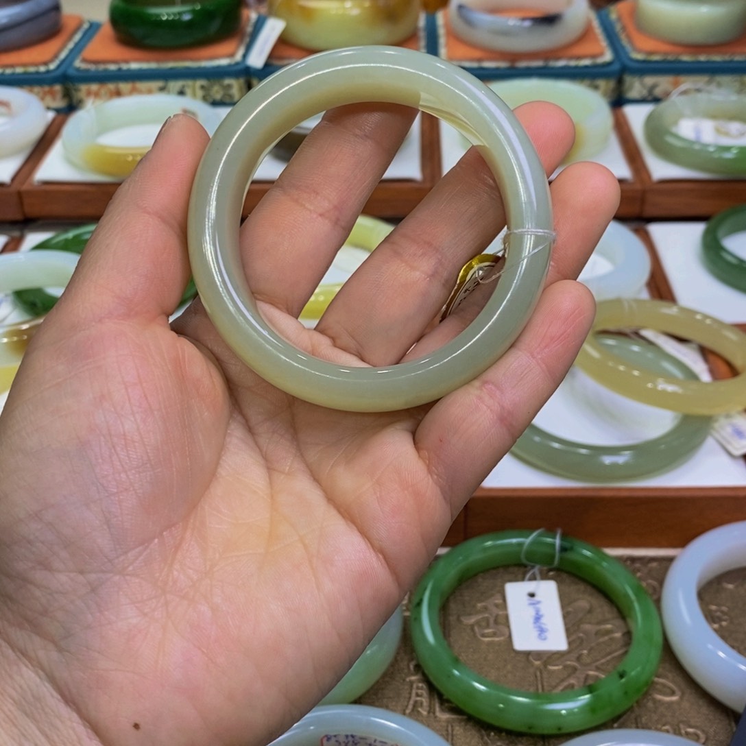 和田玉手镯未镶嵌新疆黄口54.55