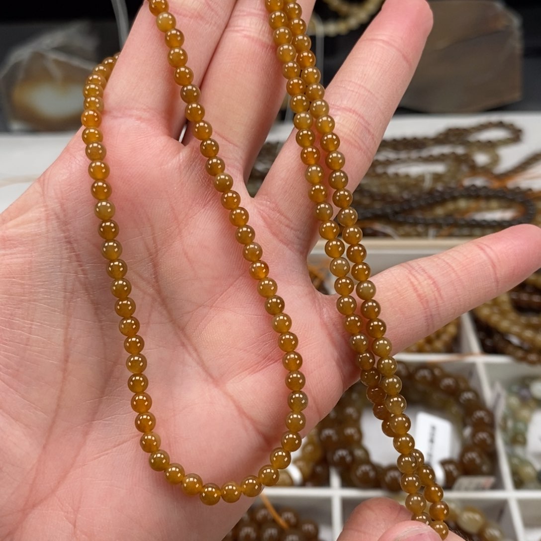 未镶嵌和田玉（糖玉）手链