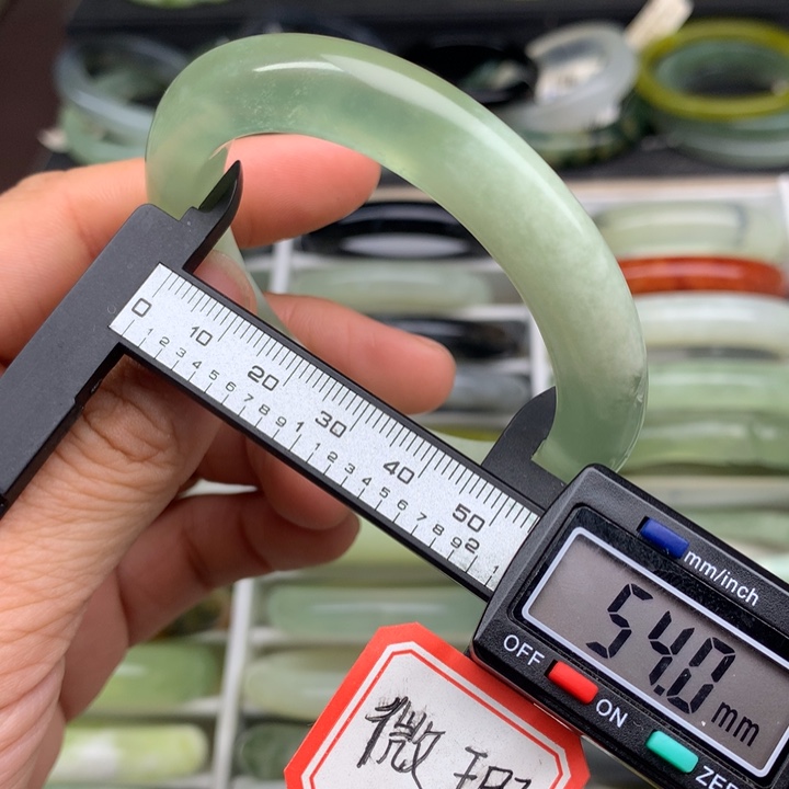 蛇纹石玉未镶嵌手镯711