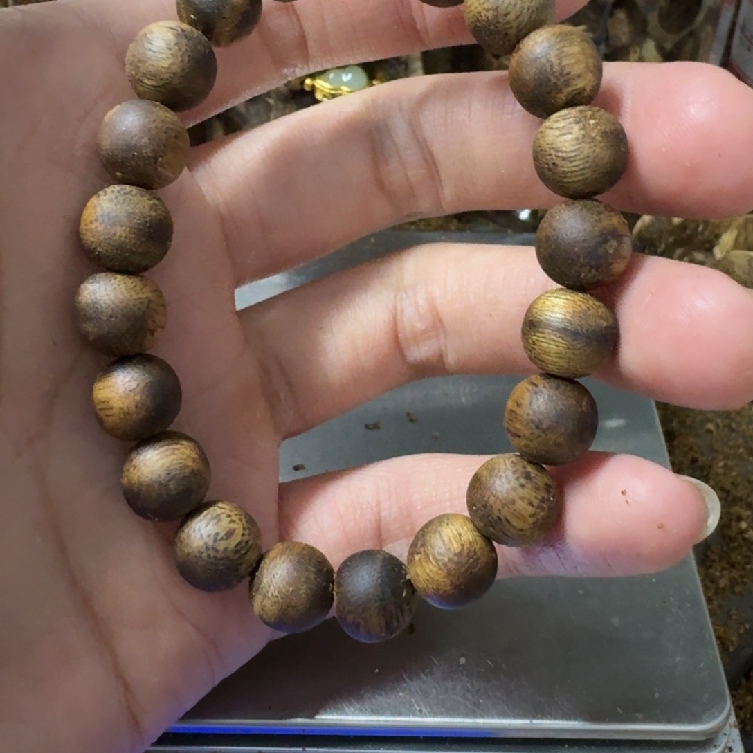 燕***子沉香碎屑沉香卡9单圈