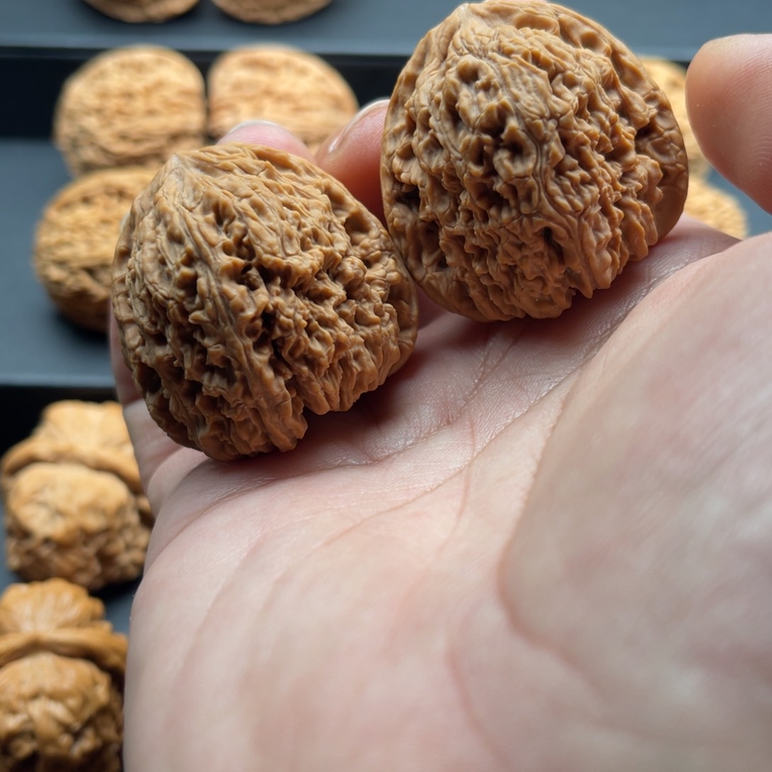 文玩核桃吊坠领**…老树南疆凹底三角39，领666