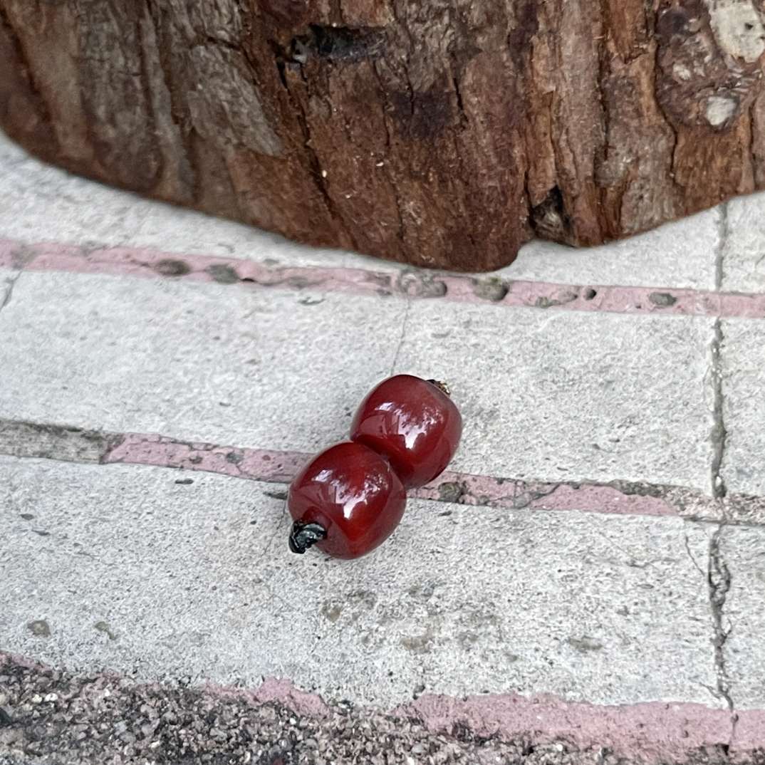 7号:福利南红（6.1牛牛色直切对珠）