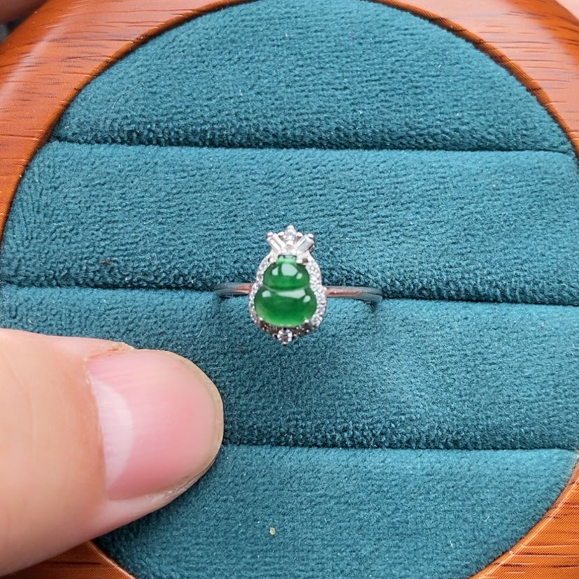 【闪购商品】银S925镶嵌戒指翡翠ゞ***笑