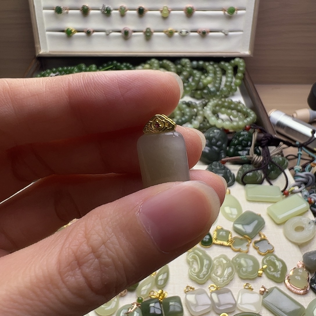 和田玉银S925镶嵌吊坠(赠链)