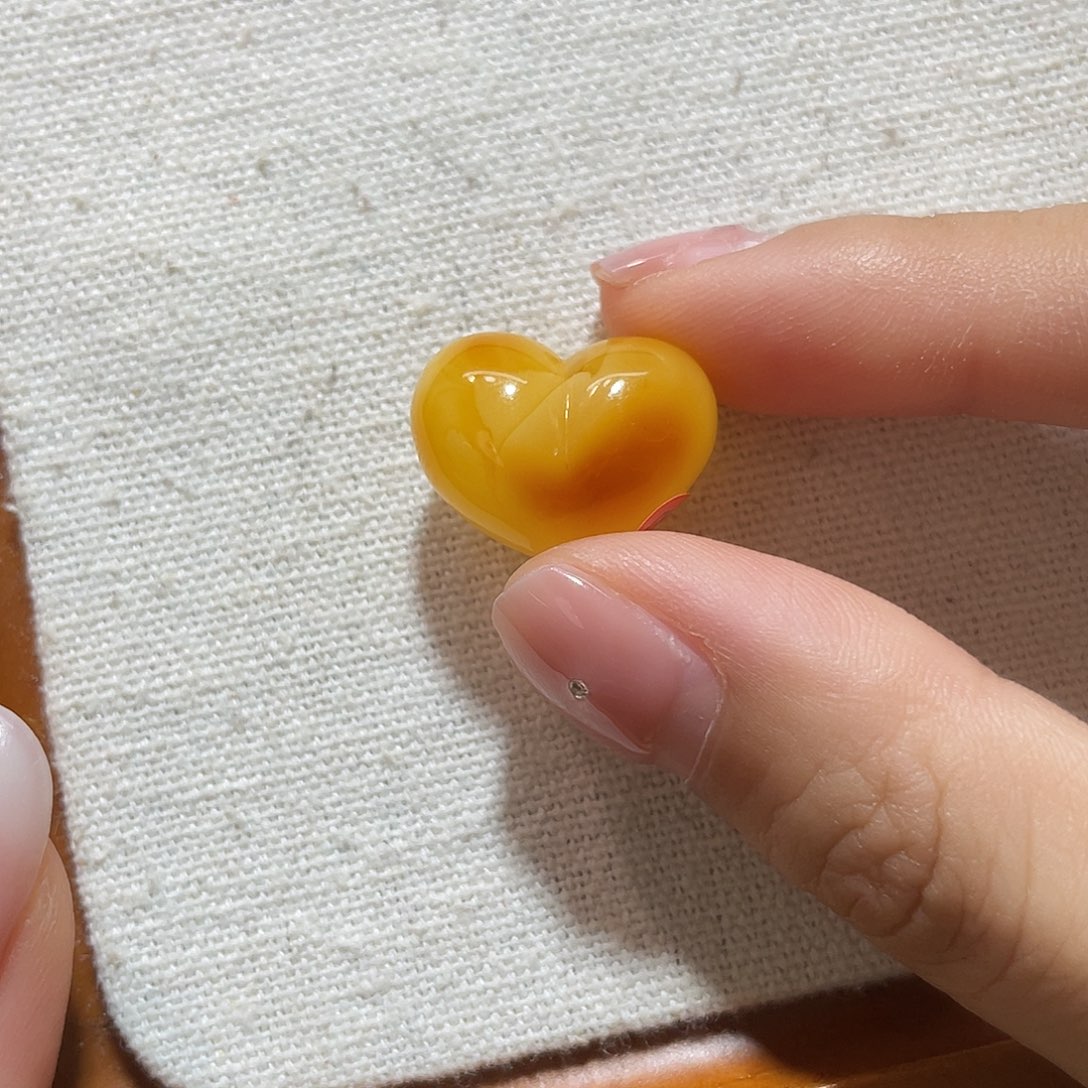 琥珀未镶嵌珠宝奇石屁桃