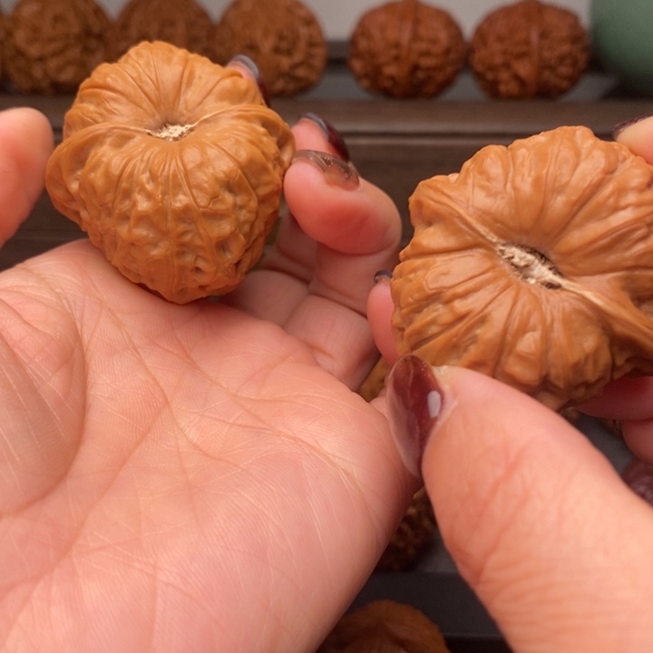 十***子文玩核桃吊坠南瓜