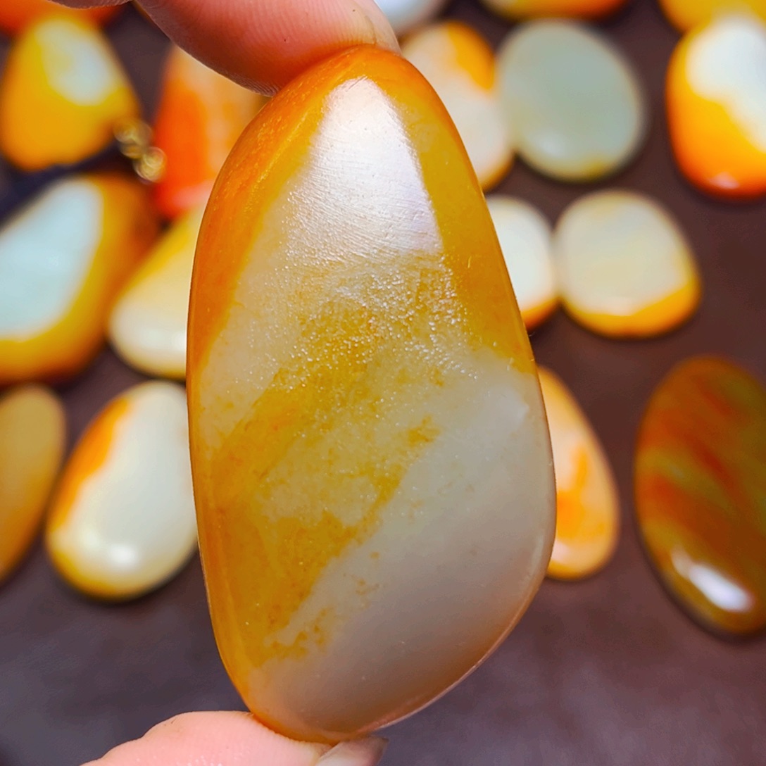 和田玉未镶嵌珠宝奇石