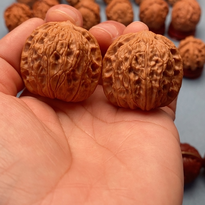 文玩核桃把件精品文玩手捻野生小官帽元