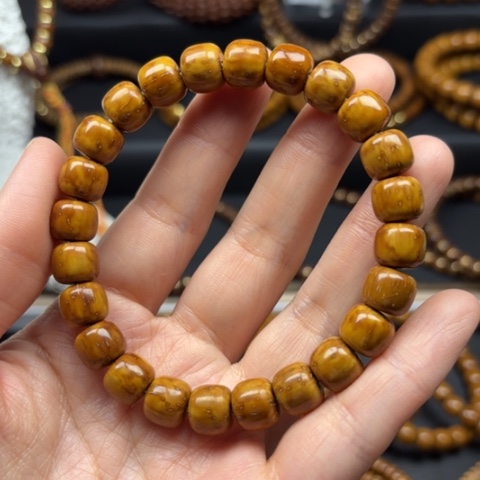 【闪购商品】大叶紫檀（黑酸枝木类）紫金鼠花皮手串