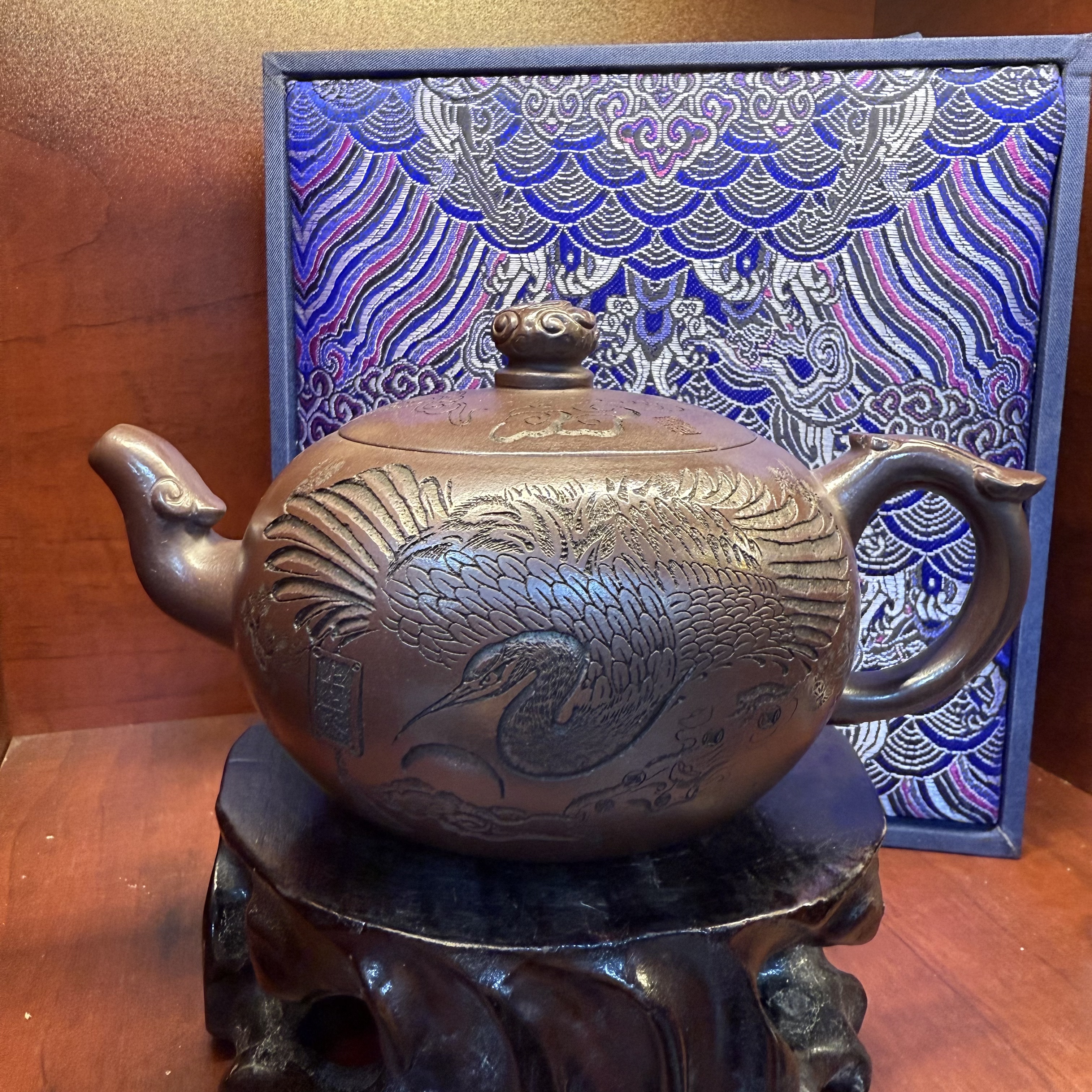 （大小姐专属）观山孔雀紫茄泥一粒珠紫砂壶