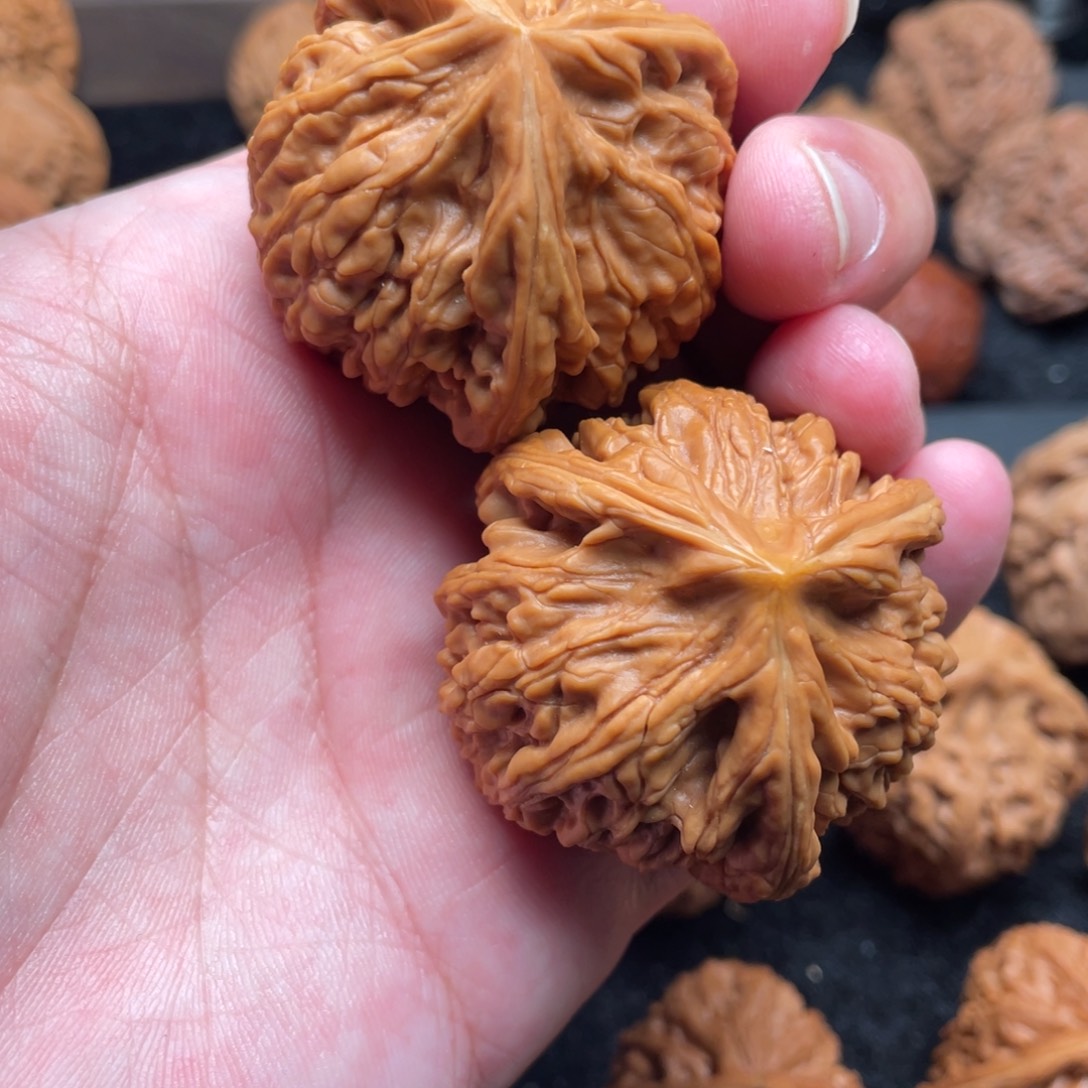 承***堂文玩核桃吊坠文山