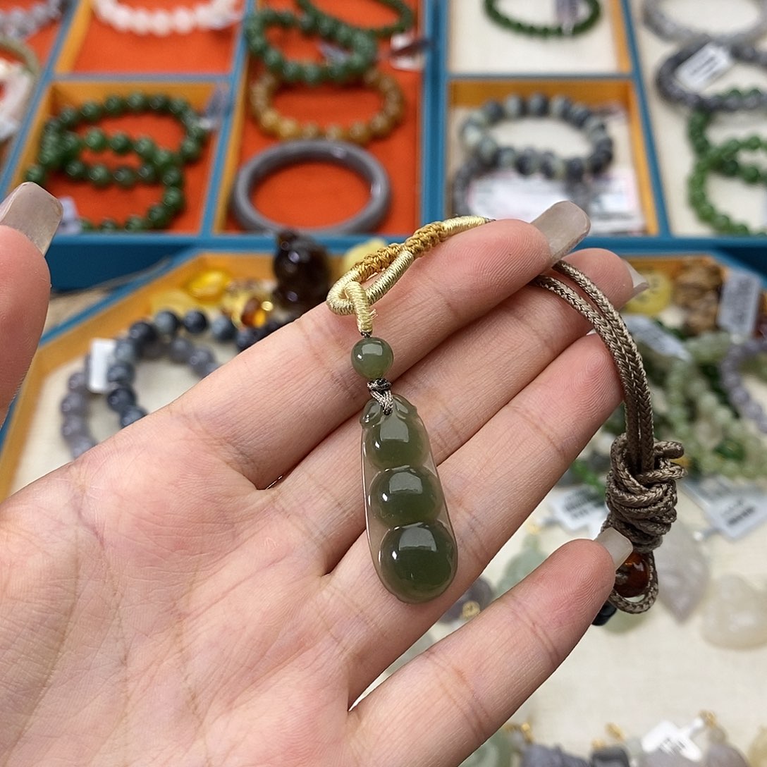 和田玉未镶嵌手链w24湖水绿福豆