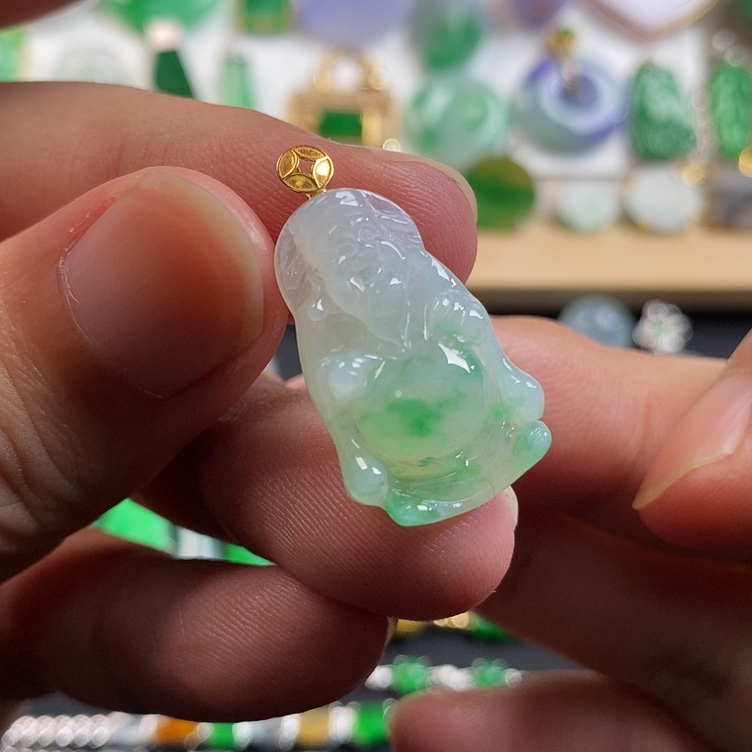 翡翠18K金镶嵌颈饰翡翠