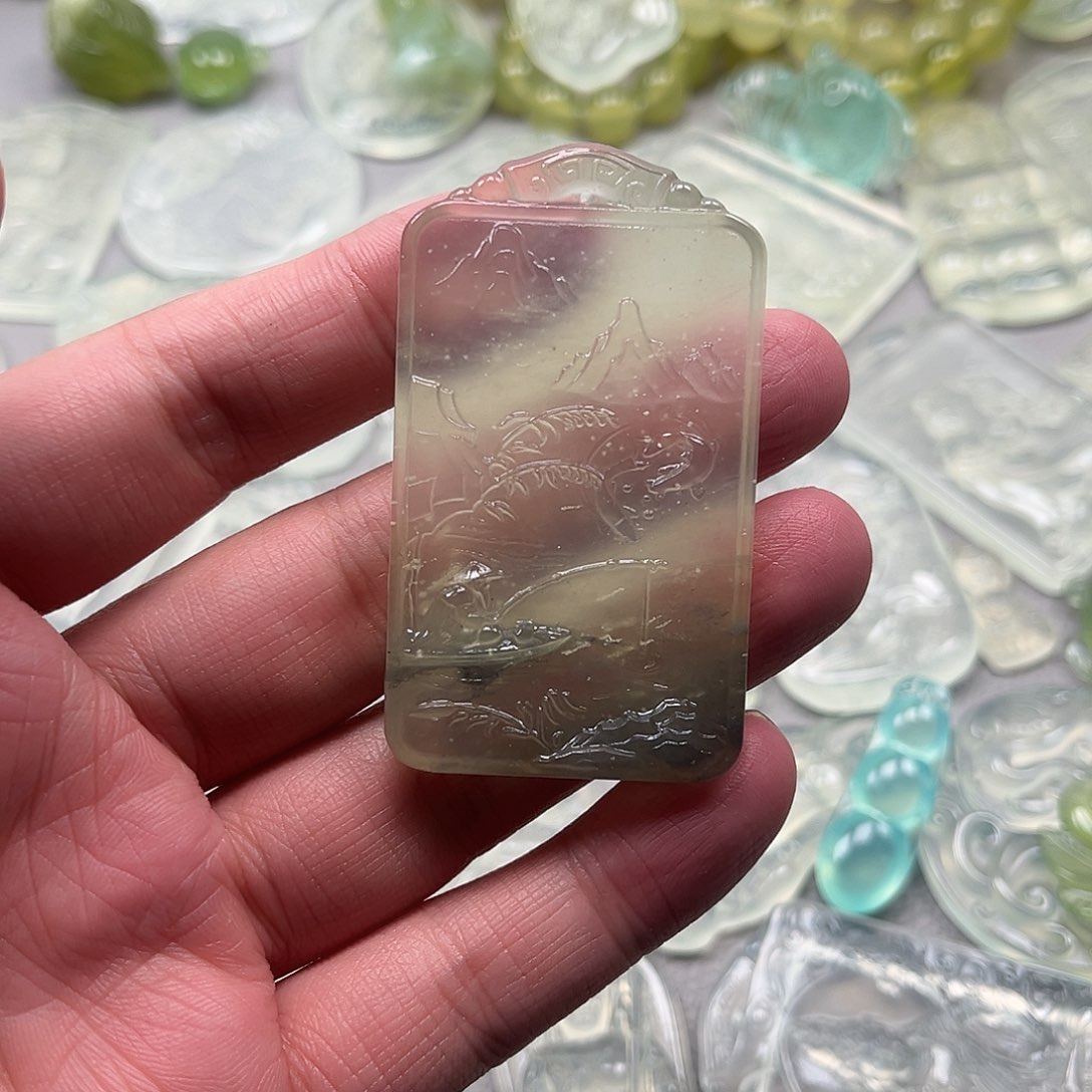 蛇纹石玉颈饰未镶嵌