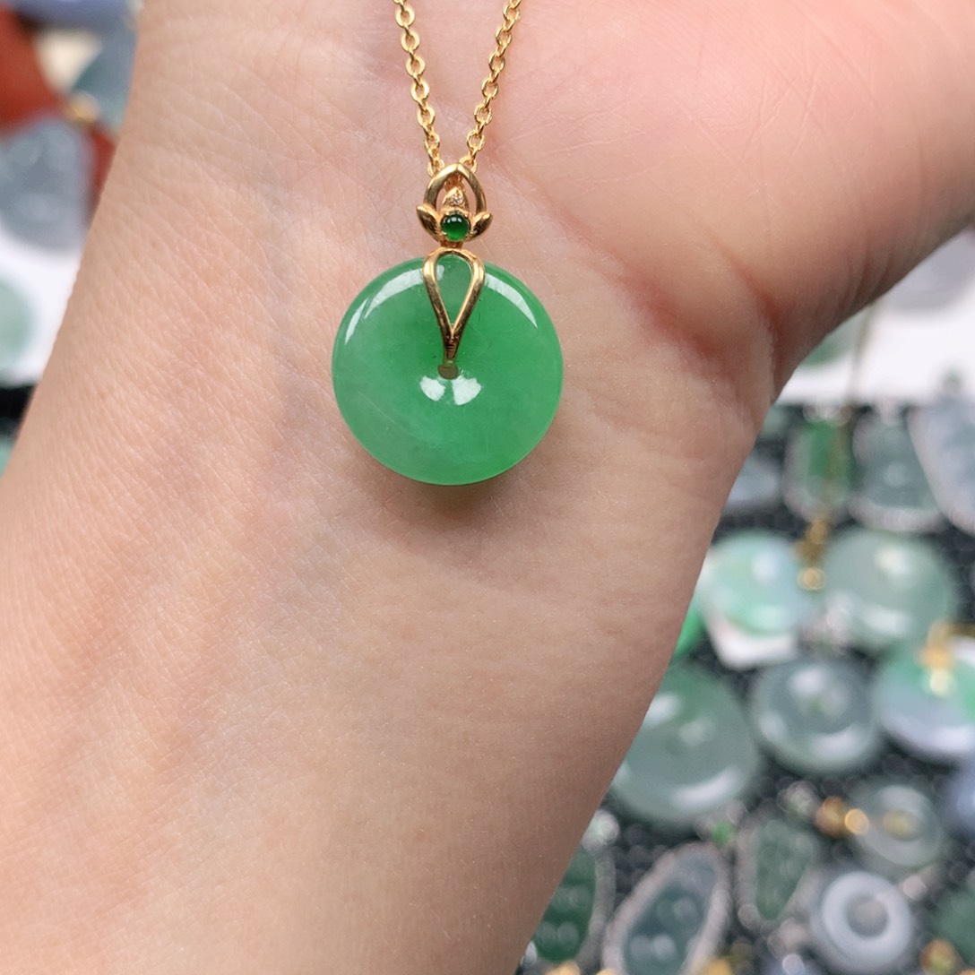 【闪购商品】翡翠吊坠(不含链)18K金镶嵌