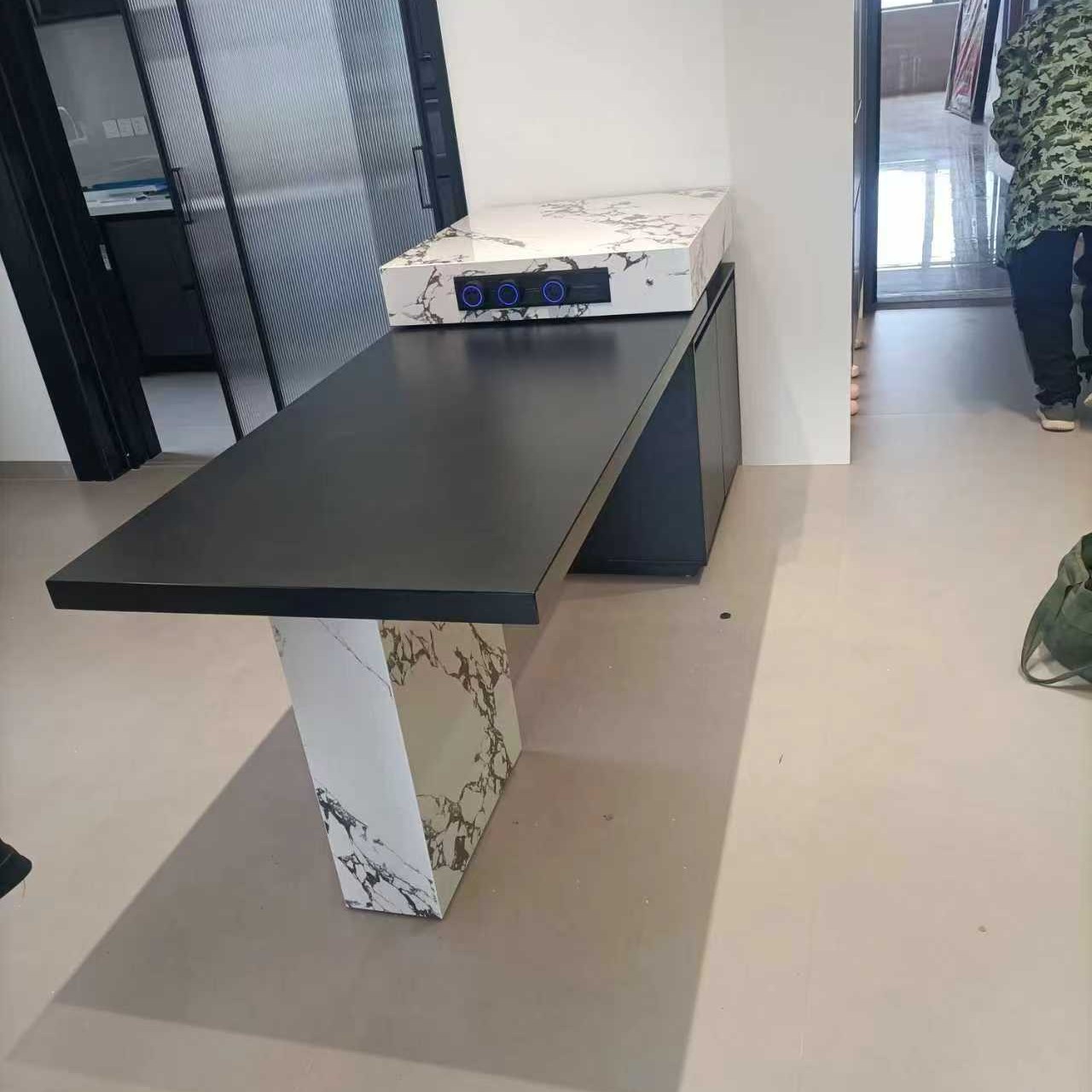 意式岩板岛台餐桌一体客餐厅高级岩板岛台可伸缩长方形