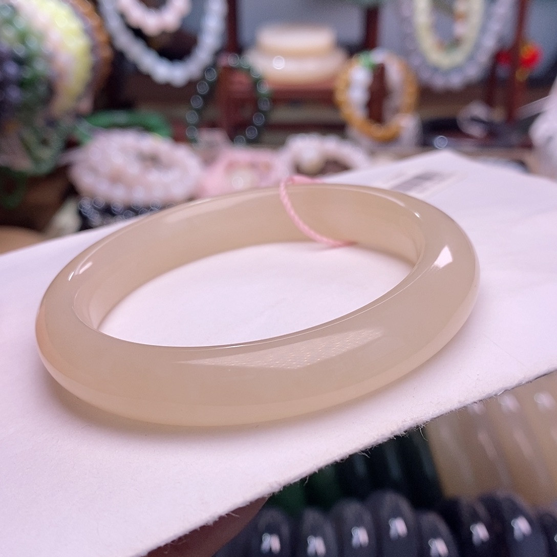 和田玉未镶嵌毕业级老矿料浓红粉手镯56