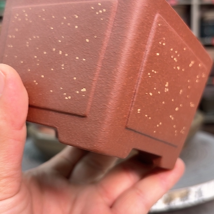 紫砂花盆紫砂的味道很浓