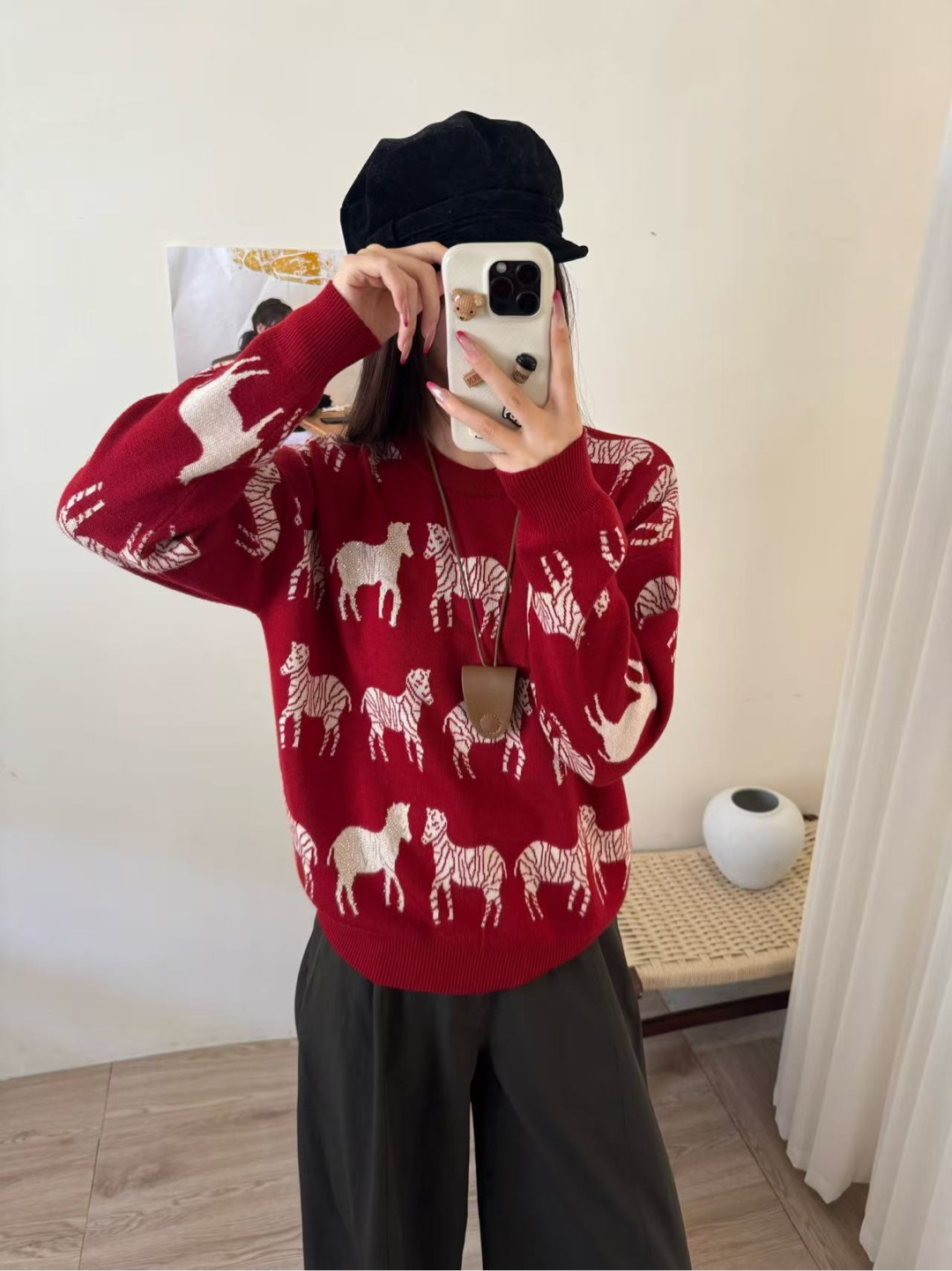 爱舞服饰 镶钻圆领小马羊毛衫 66058