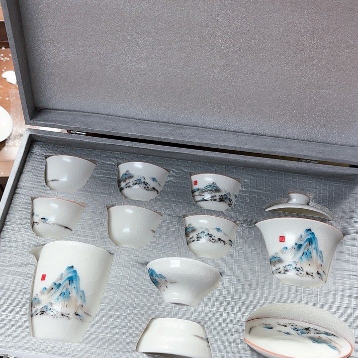 孤品茶具套装等。          