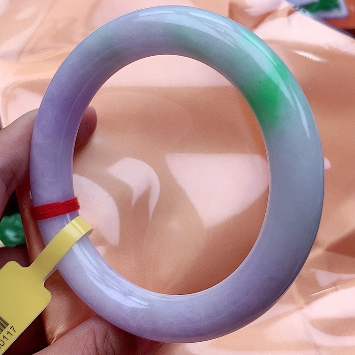 翡翠手镯未镶嵌翡翠