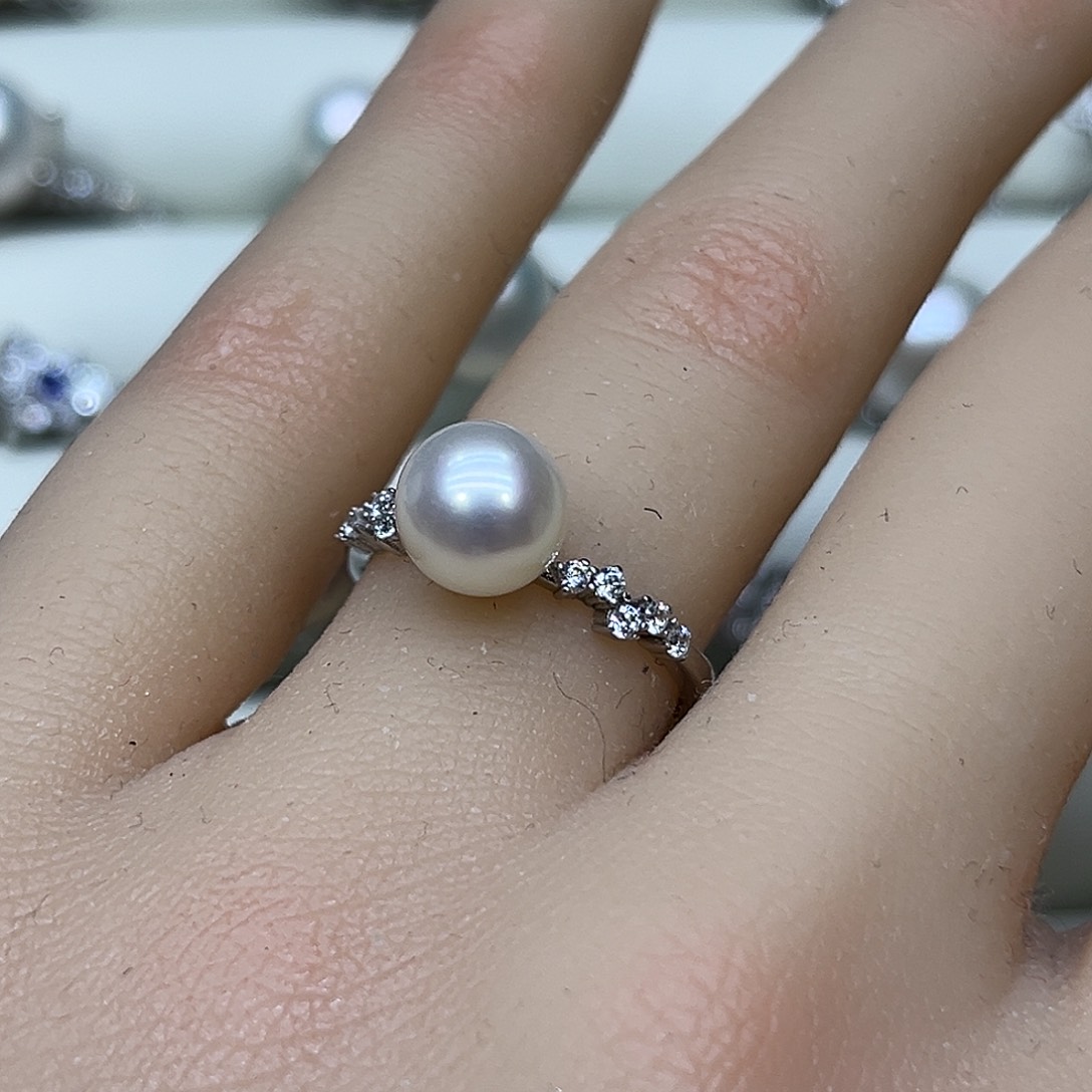 J***i淡水珍珠颈饰银S925镶嵌