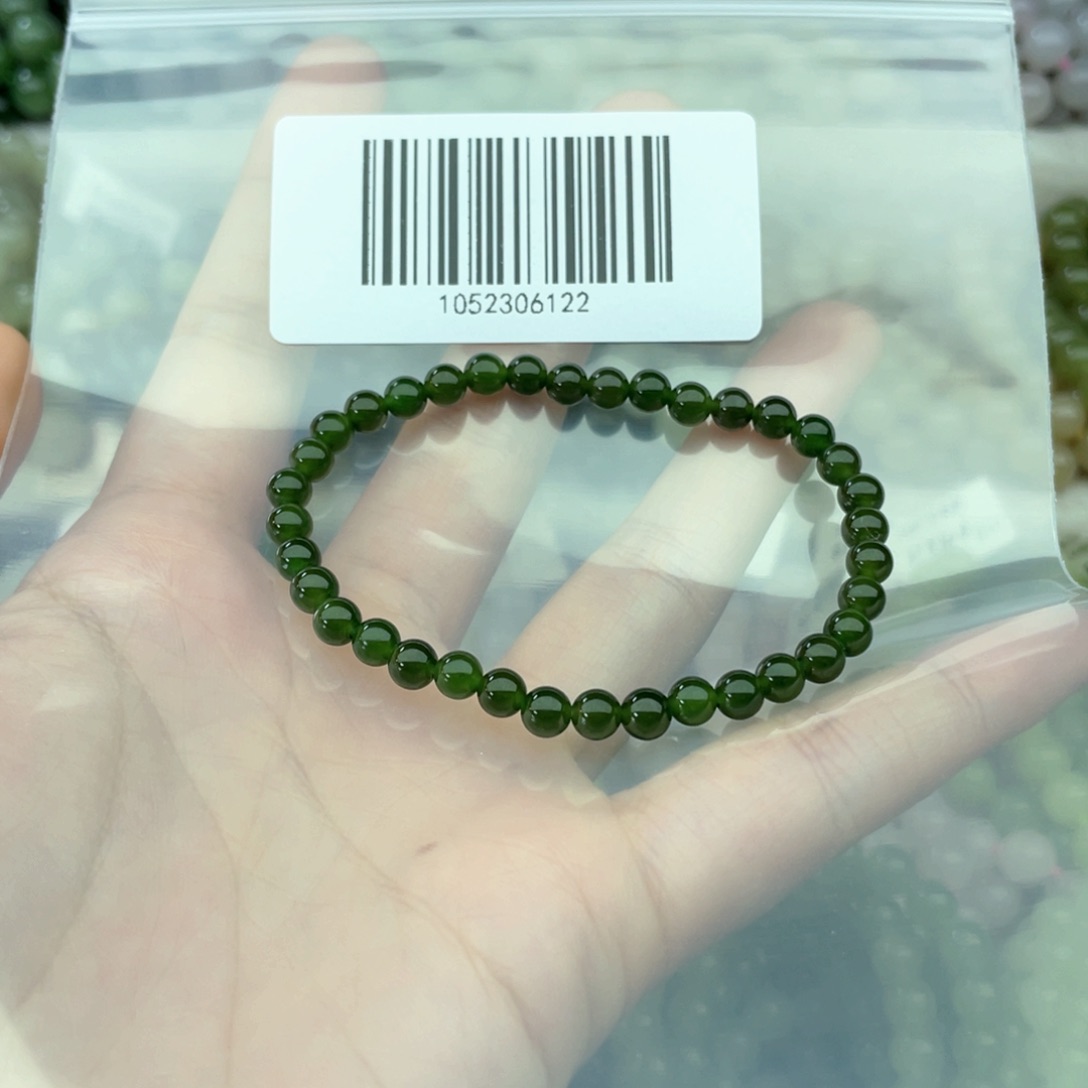 未镶嵌和田玉手链换****啥