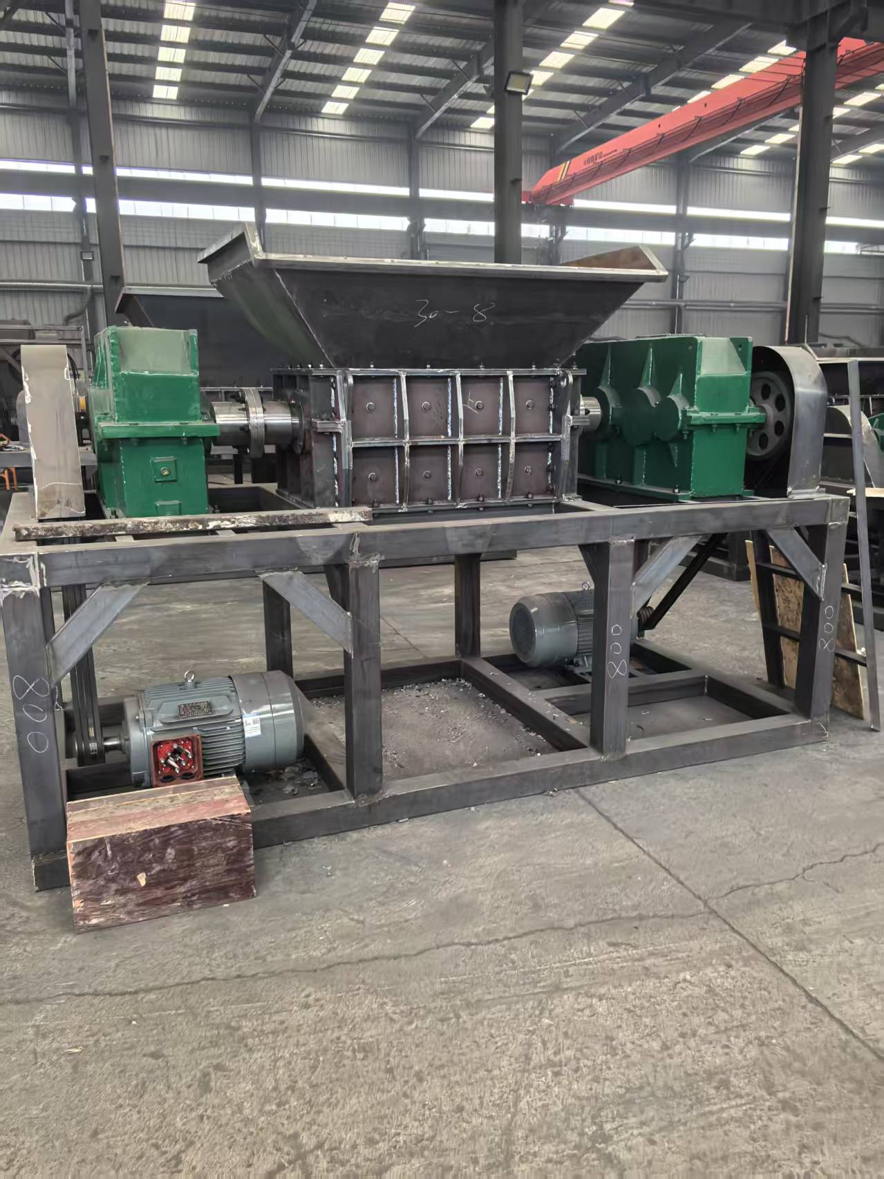 多功能小型撕碎机可处理木材金属橡胶塑料玻璃等物料