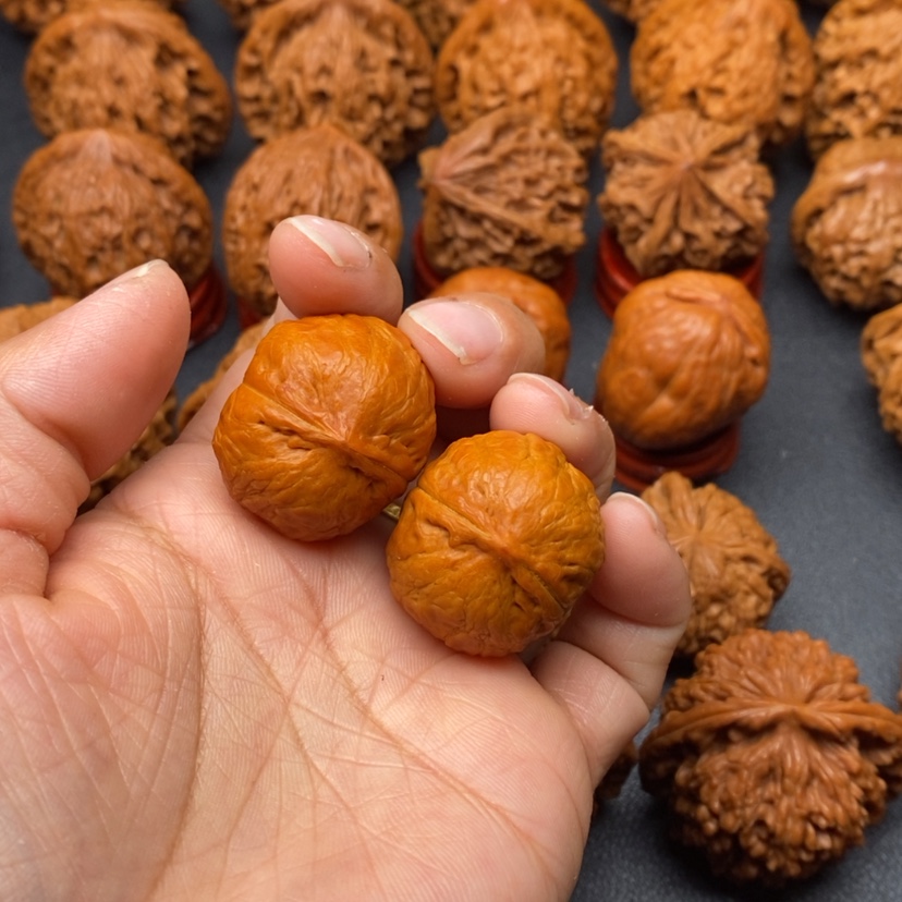 【闪购商品】文玩核桃把件锦鲤