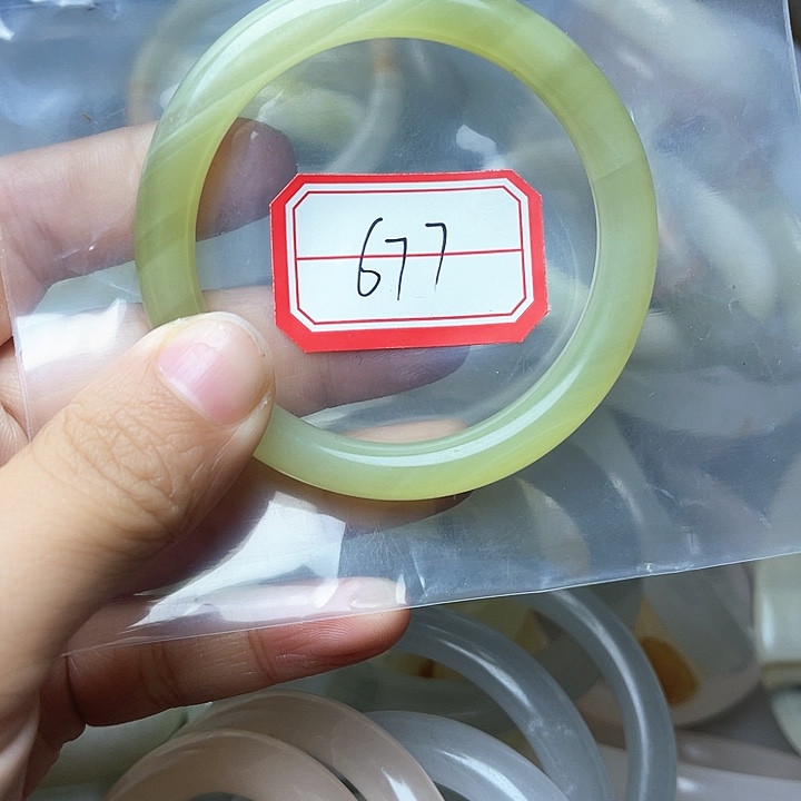 石英质玉手镯未镶嵌677