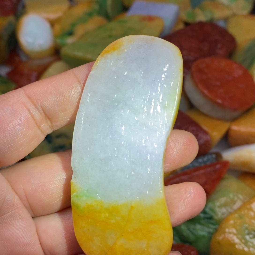 翡翠未镶嵌挂件缅甸的