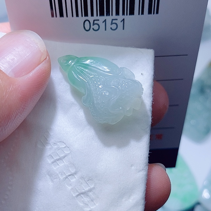 翡翠未镶嵌颈饰天光墟翡翠市场现金代购