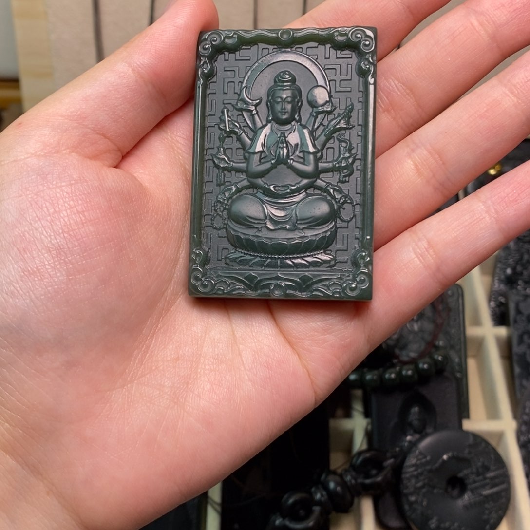 和田玉未镶嵌颈饰