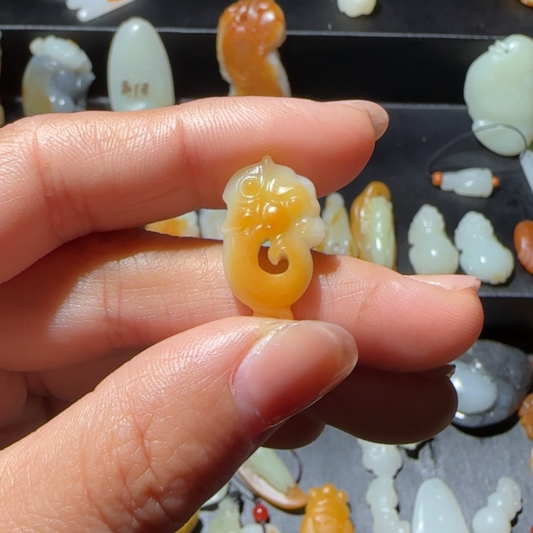 和田玉颈饰未镶嵌求*累