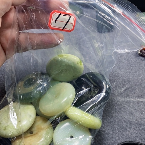 未镶嵌蛇纹石玉手链