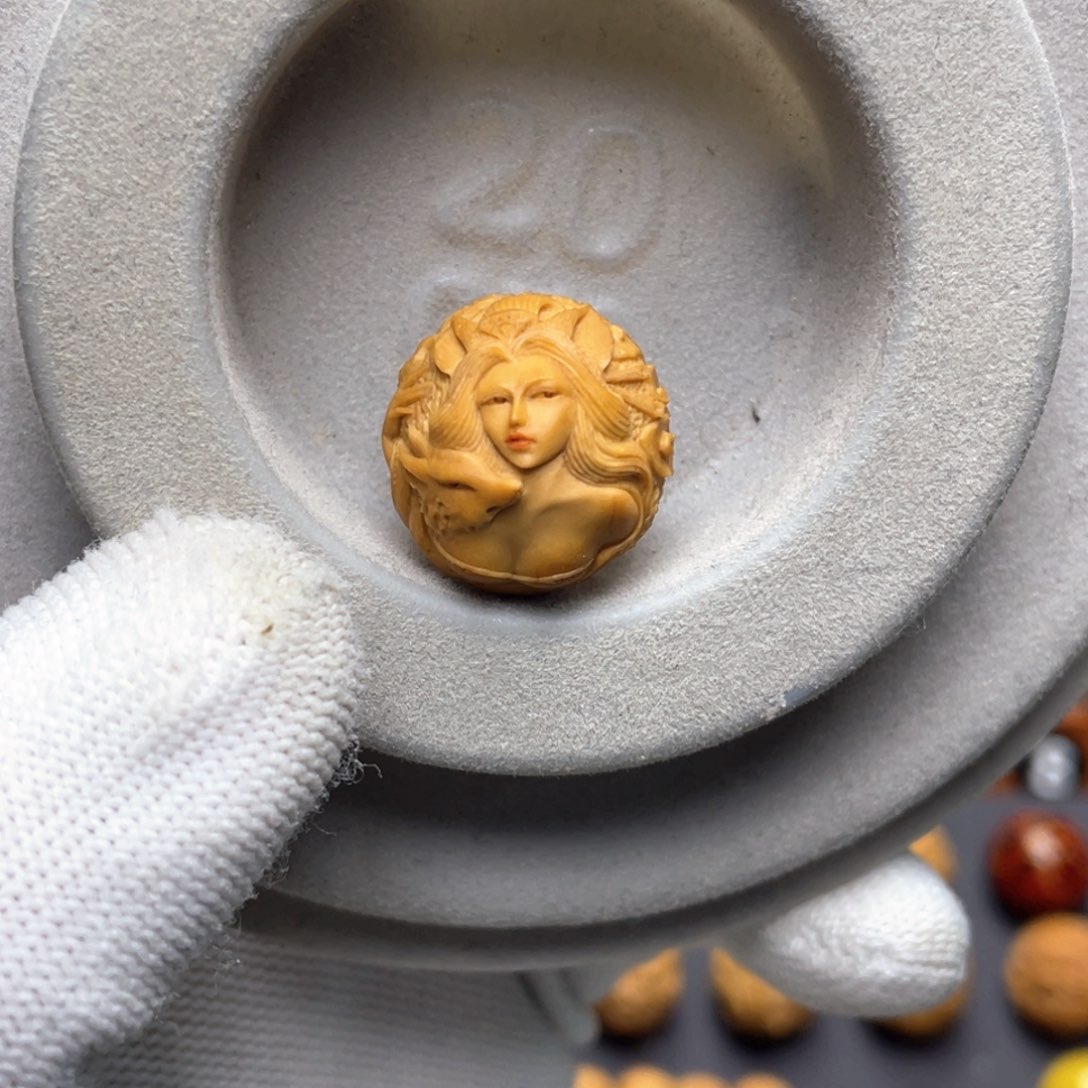 猴头核桃吊坠半**随九尾狐