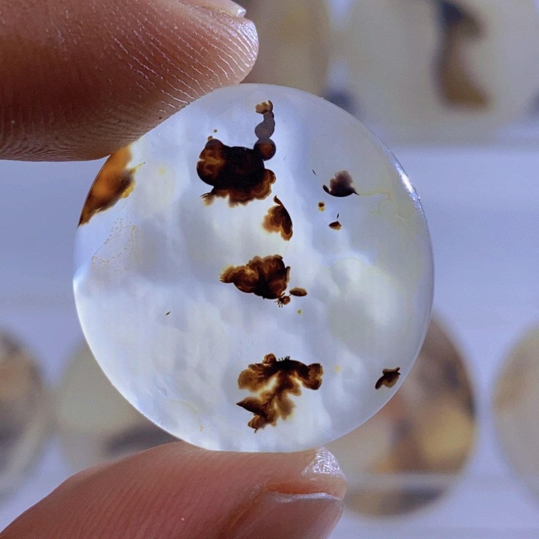 玛瑙/玉髓颈饰未镶嵌丫**?