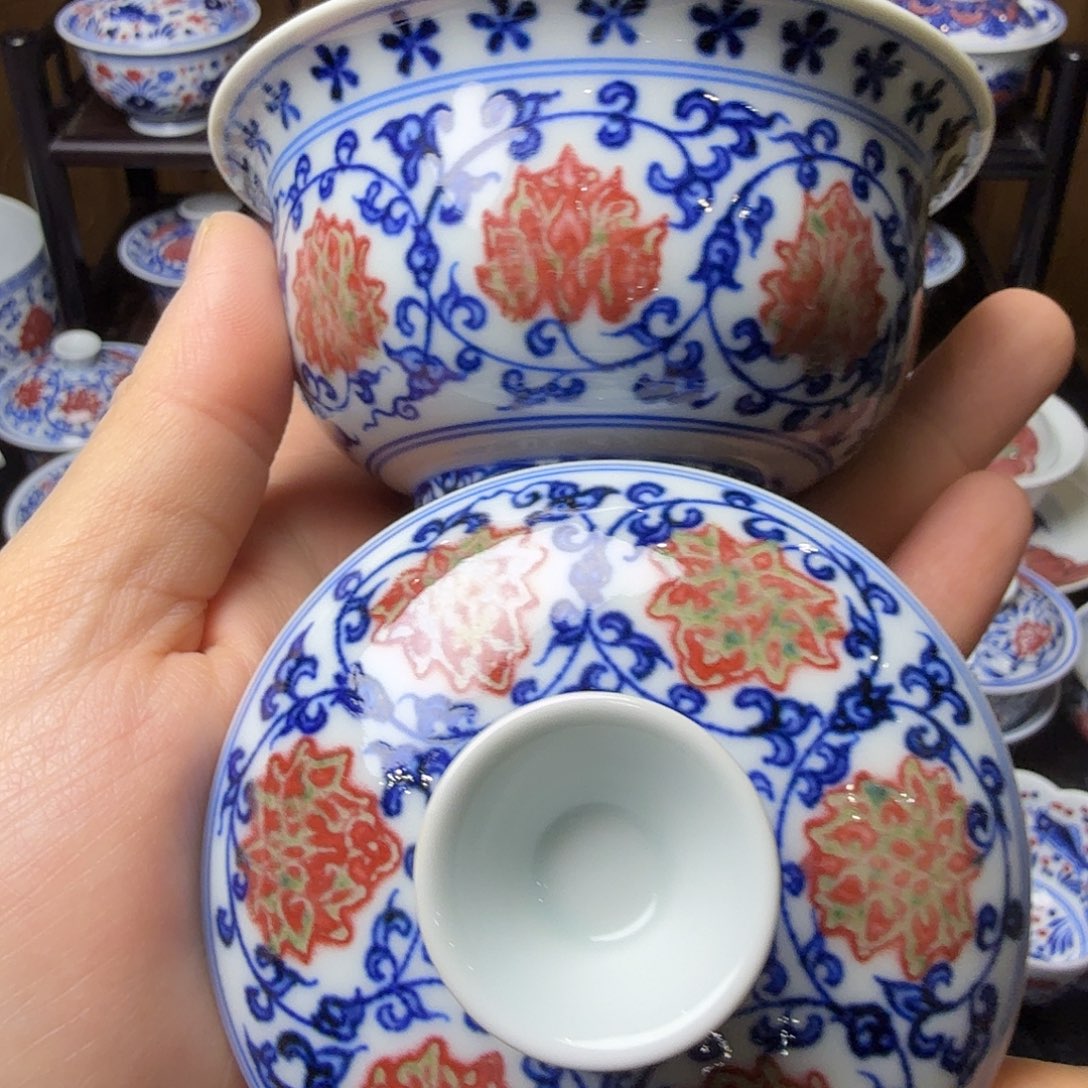 青花釉里红狮心元宝盖碗红包翠