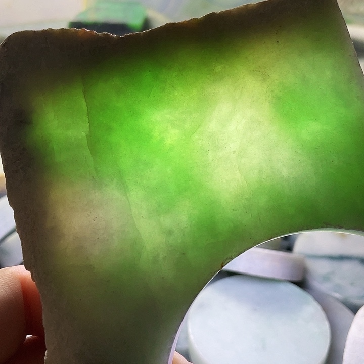 翡翠颈饰未镶嵌毛料33
